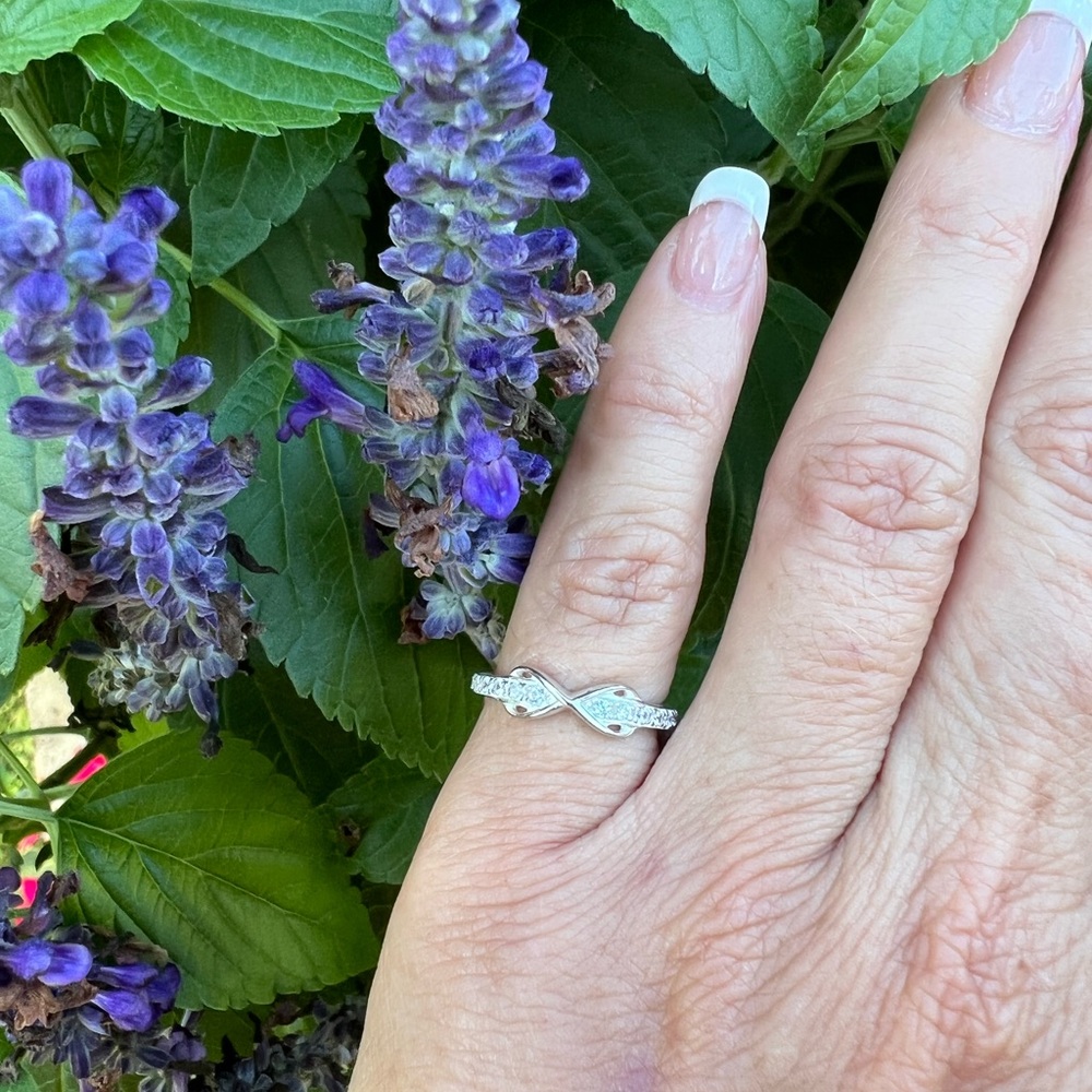 Sterling Silver Figure 8 Cubic Zirconia Ring with Inscription…I Chose Strength… - Picture 4 of 17